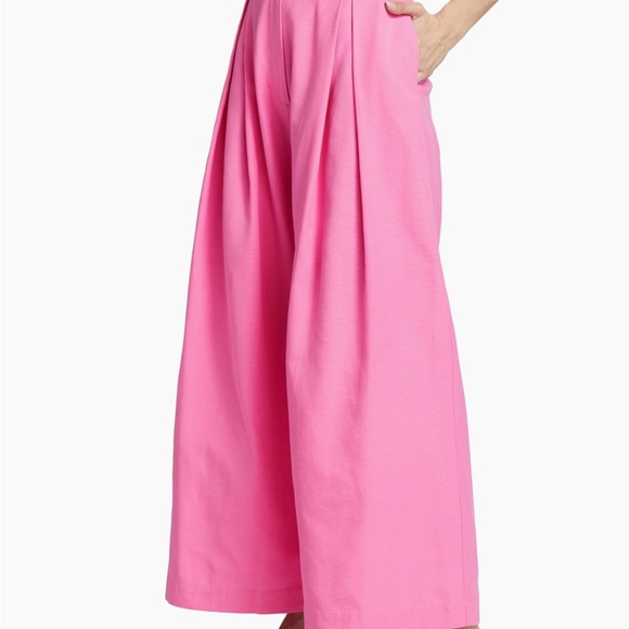 Farm Rio tailored pleat-front pants. - Picture 2 of 7